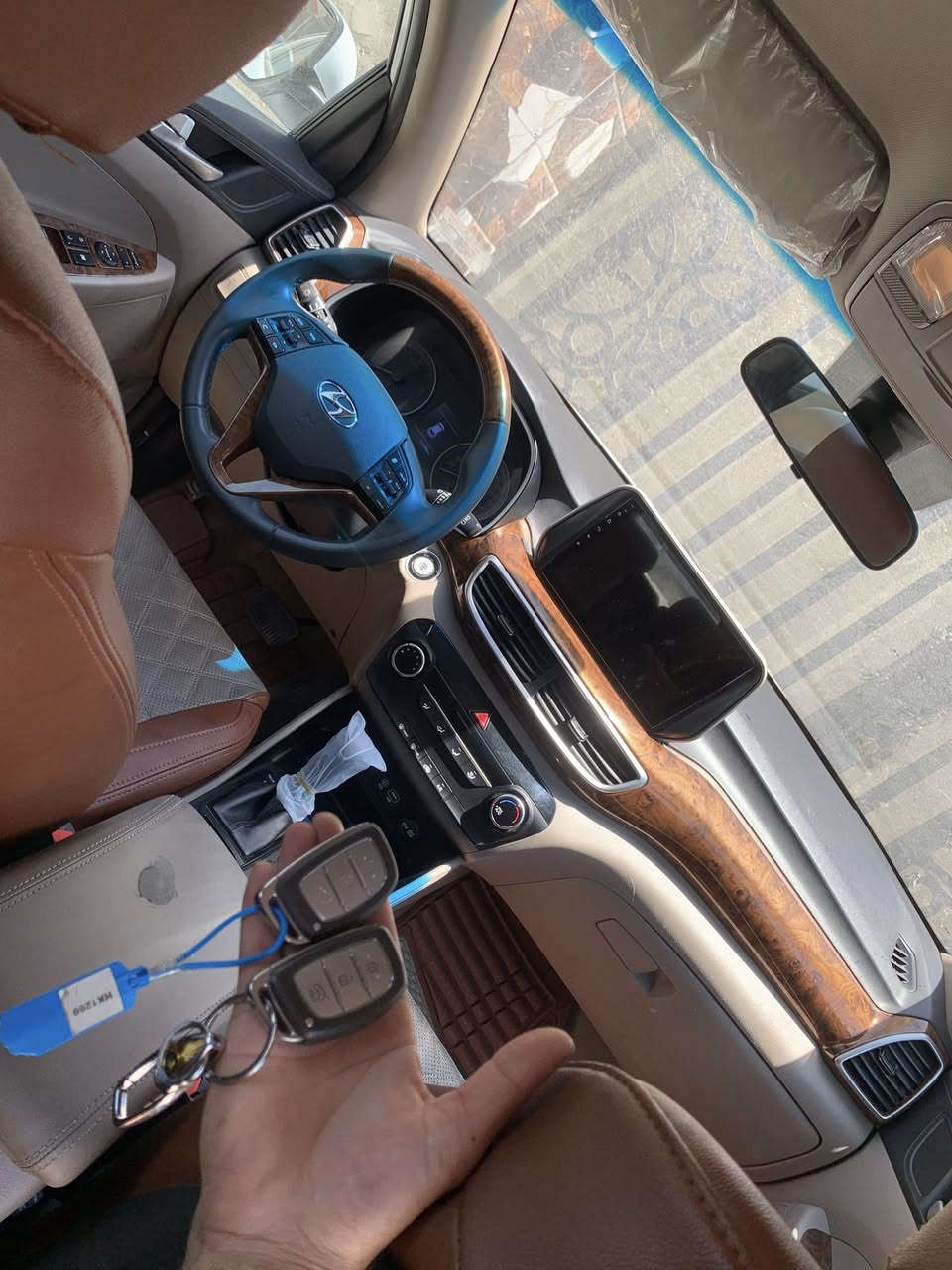 توسان
موديل 2020 
رقم بابل ومكاني بابل 
كفاله سياره وماشيه130
موصفات واضحه بصوره 
للستفسار عل رقم ***********

