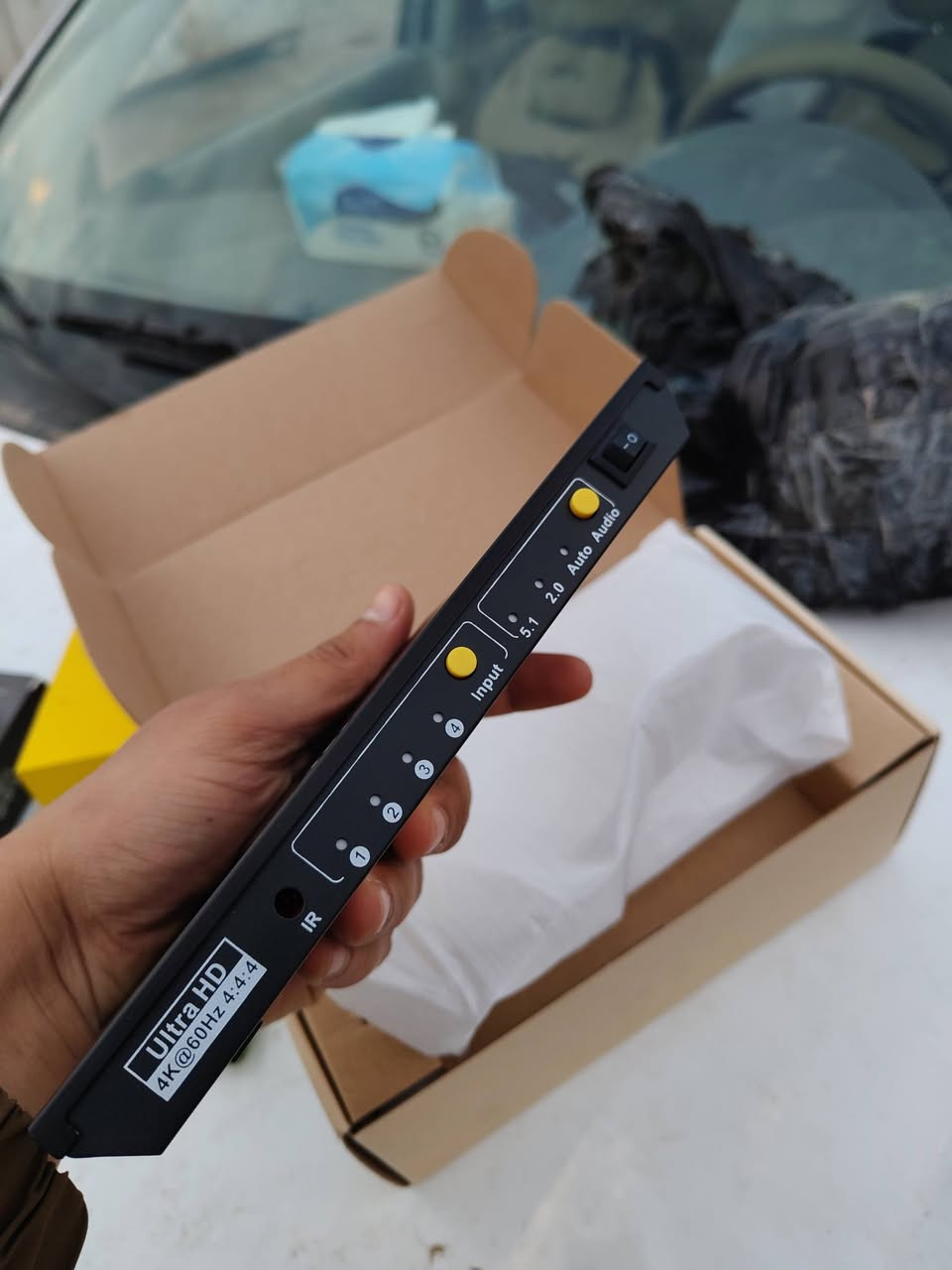 محول (سويتش) HDMI من TESmart يدعم توصيل 4 أجهزة.
يدعم دقة 4K بمعدل تحديث 60 هرتز.
متوافق مع HDMI 2.0.
يسمح بالتحكم في أجهزة متعددة باستخدام مجموعة واحدة من لوحة المفاتيح والماوس والشاشة (وظيفة KVM).
يمكن استخدامه للتبديل بين أجهزة الكمبيوتر أو الشاشات المختلفة بسهولة. انطونه سعر. وبلعافيه


**إذا كنت صاحب هذا الإعلان وتريد حذفه لأي سبب، رجاءا أرسل رسالة إلى الدعم الفني**