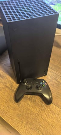 xbox  سعه 1 tb نضافه فول استخدام قليل للبيع 07741951531