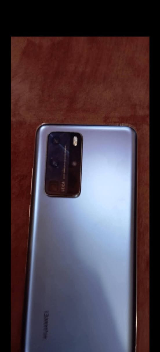 السلام عليكم
هواوي p40 pro ذاكرة 256 مواصفاته معروفه ملحقات كامله كارتون شاحنه وكفرات  للبيع مكاني حله مركز المدينهه السعر 280 وبي مجال بسيط ***********
