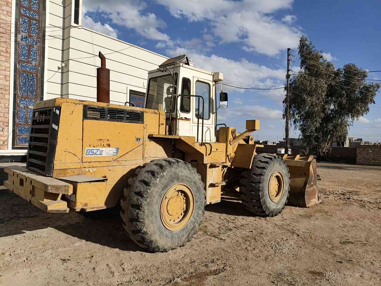 شفل كاوسكي زت داش ثري للبيع حجم 85 موديل 96 السعر270 ورقه للاتصال *********** : ***********
