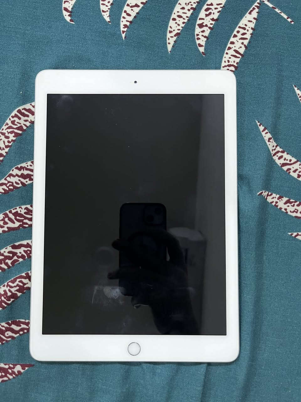 iPad Pro 9,7
ذاكرة 128 گيگة 

للبيع مستعمل عطل شاشه فقط اليوم ضجت ضربته كسرته

*********** واتساب
