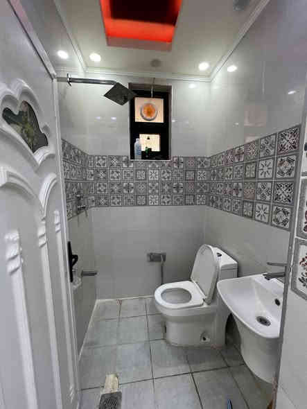 🔴 زيونة محله 714  قرب شارع الربيعي
🔴شقه حديثه للايجار طابق اول 

🔴 الشقه جدا كبيره

🔴 مصعد

🔴تحتوي على:

🔴صاله ومطبخ

🔴 غرفتين نوم : وخدمات

التفاصيل اكثر يرجى الاتصال على

📞***********

📞***********
