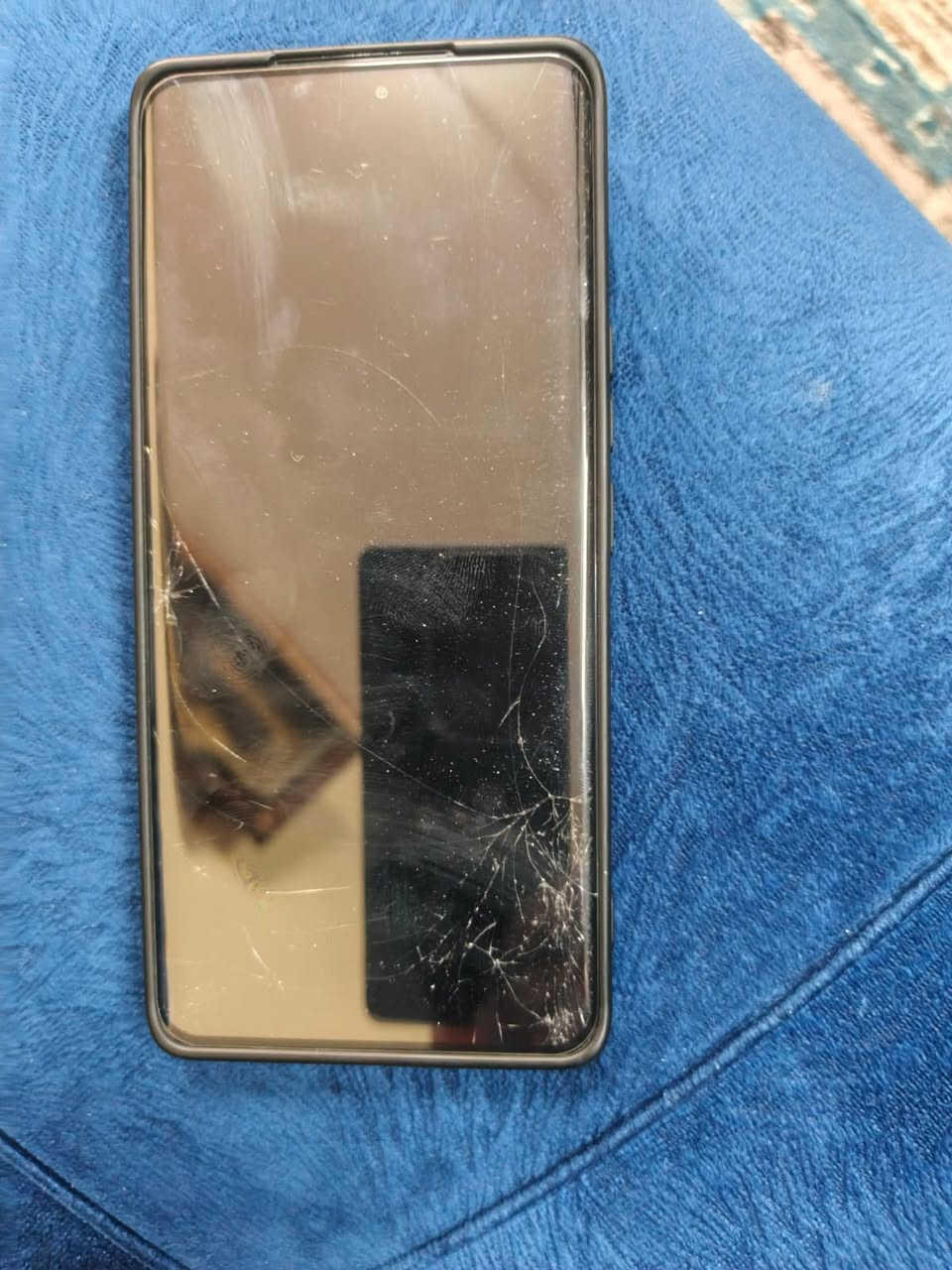 السلام عليكم ايفون 12 عادي ذ128 ب72 وتر بروف الجهاز بلادي بدون ملحقات ب280 وبي مجال . 
ايفون اكس آر ذ64 ب79 مبدل شاشة ومفطورة والظهر مفطر والفيس ايدي واكف والباقي شغال كامل ب110 وبي مجال . 
هونر X9c ذ256/8 شغال كامل يخبل حتى اللمس فقط بي فطر بالشاشة مماثر عليه ب160 وبي مجال . 
حتى ذا اكو تلفون واحد مراوس بيهن كلهن ماكو مشكلة حتى ذا انطي فرق بسيط . 
مكاني : مجمع بسماية السكني . 
الرقم : *********** . متواجد واتساب وماسنجر . 🤍
