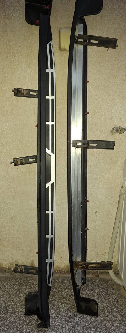 السلام عليكم دوسات توسان ٢٠٢٠ للبيع مستعمل شي قليل 
مكان فلوجة سعرهم ١٠٠ بيها مجال اخوان اكو التجاري غير شكل  كلشي بسعره الاتصال ***********
