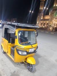 شباب تكتك تي في اس للبيع موديل واحد وعشرين كفالة عامة السعر 7500 وبيهة...