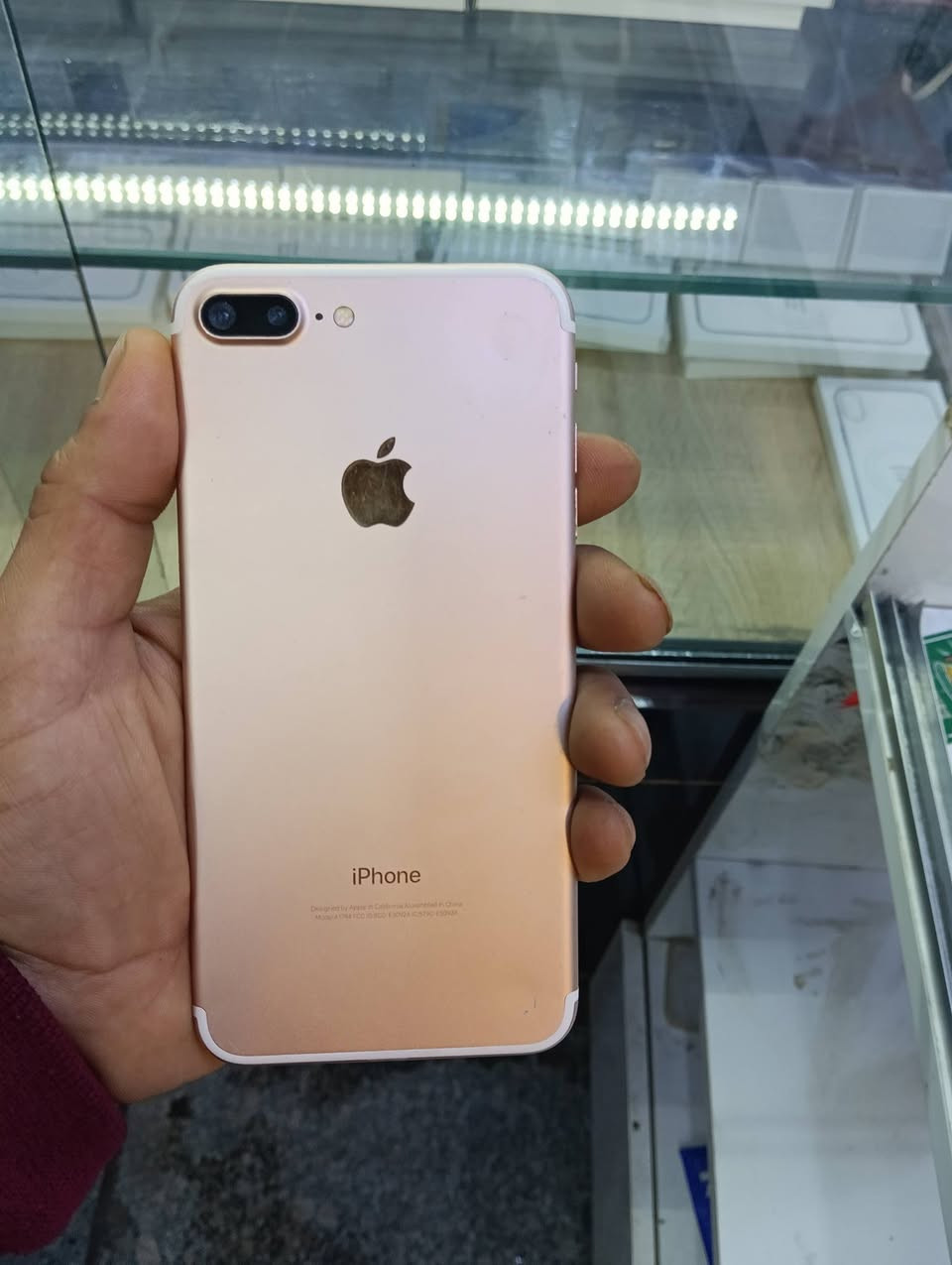 اجهزه للبيع ايفون 7بلاس وميت 20برو السعر خاص او اتصال ***********
