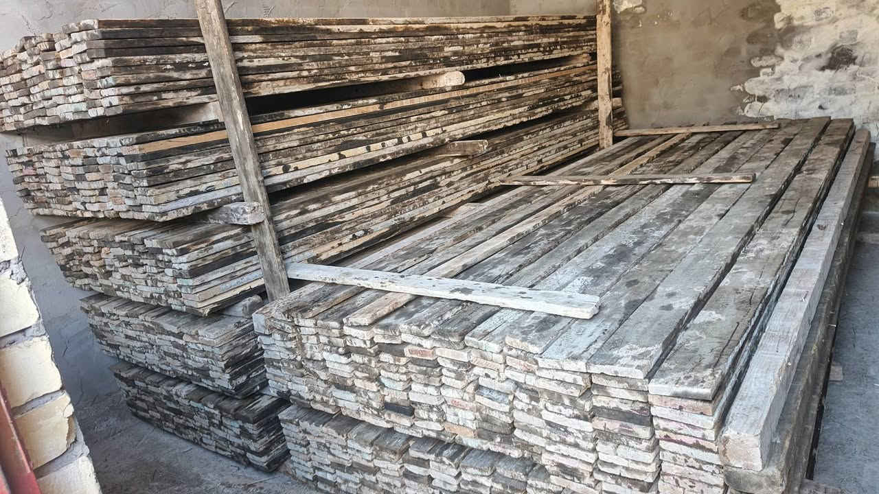 قالب خشب روسي تارس مشتغل شغلتين للبيع يدك مساحة 500متر
في بابل حلة للاستفسار ***********
