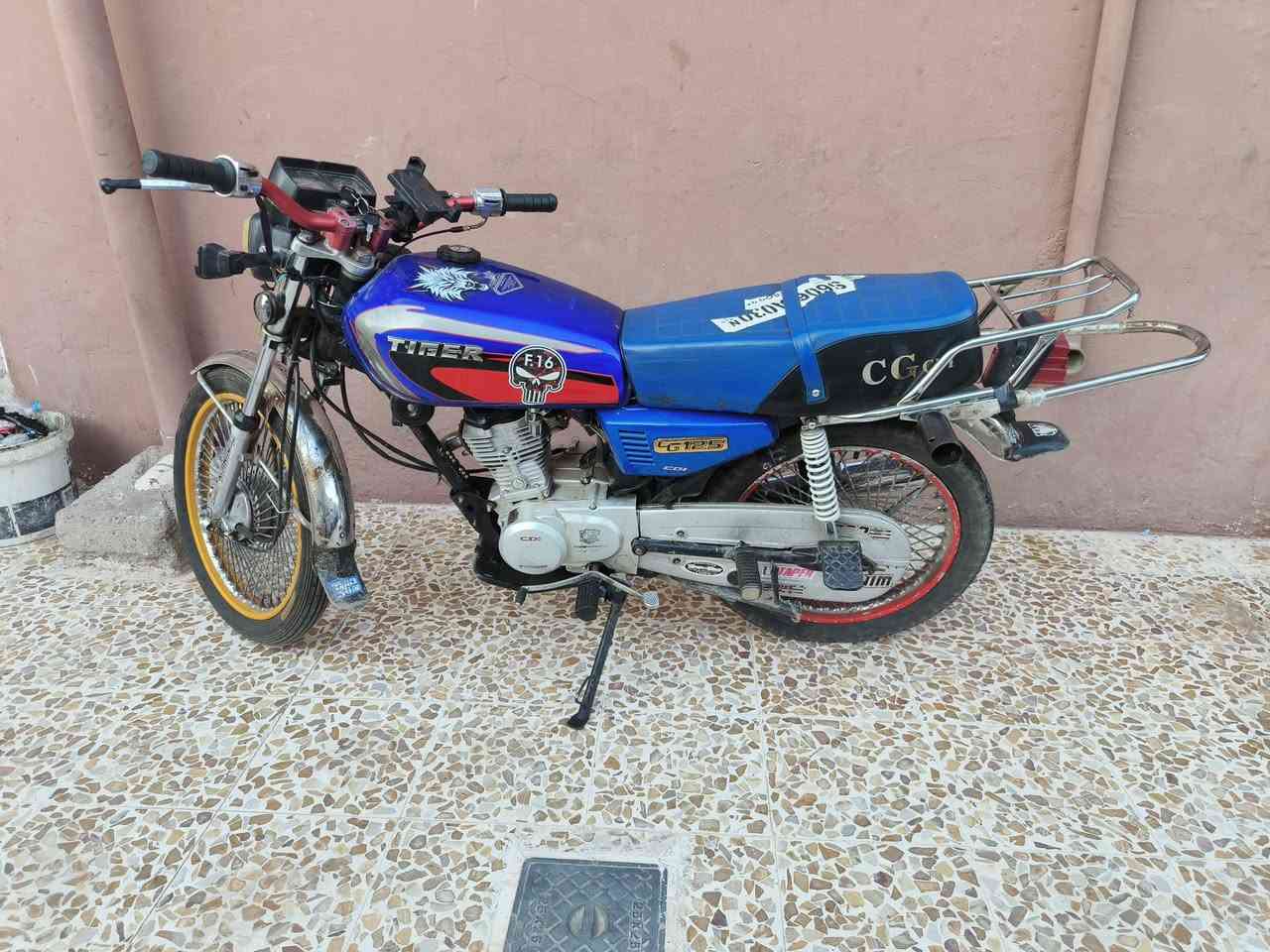 سلام عليكم ماطور البيع موديل20كلشي شقال 
مفتوح مبدل وارات فقط ماطور نضيف فول وزن ثقيل 
منفيس موجود كهربايت شقال سعرو 470 وبي مجال قليل عنوني حي الكرامة موصل رقم ***********
