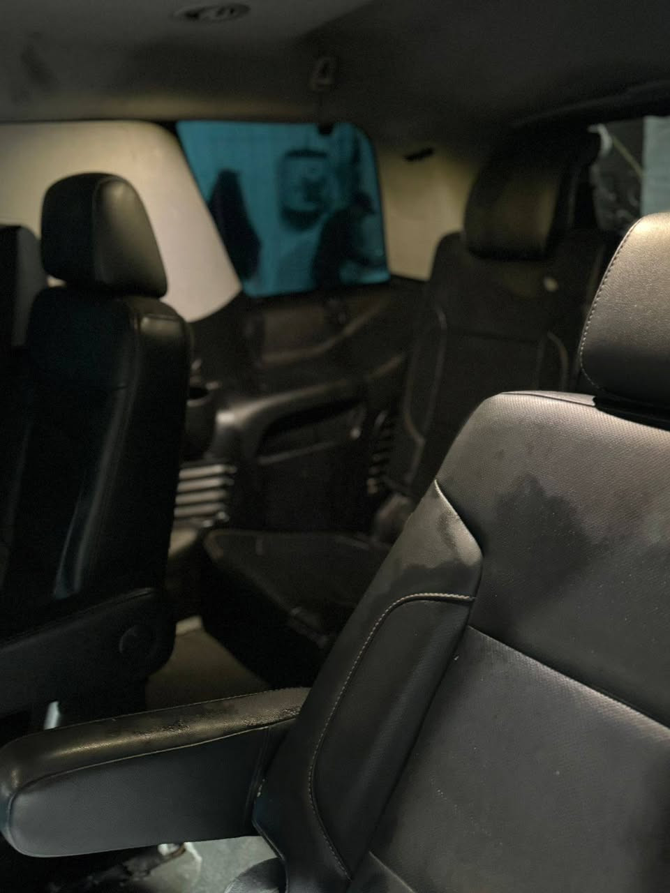 تاهو ادوات ادوات
2015 محرك كير مكفولات سياره بيه كصه سعره 135 
وبيه مجال ***********
