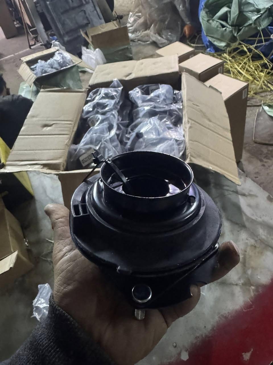 حياكم الله 
وصول بضاعة جديدة للموستنك
واتر بم
دبات ماء
قواعد دبل قديم وحديث
صدر امامي وخلفي مع لاستيك لوي
شوف شتحتاج خابرني
مهندس سيف ***********
