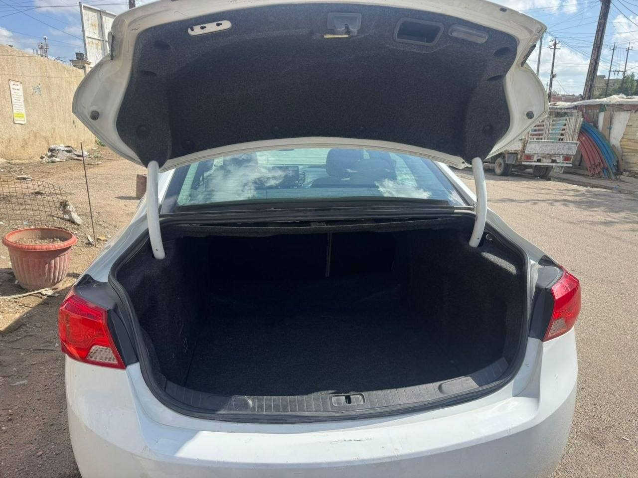 سلام عليكم امبالا للبيع 2017 رقم سليمانيه دولي جديد بسمي سنويه جديده لحد 29 بيها 3 قطع صبغ بدون دواخل سياره خير من الله مكينه كير كفاله مكينه 4 سلندر تبريد ثلج شاشه اصليه كار بلي كشنات كهرباء مخمل قاصه مكان بغداد البياع سعر 120 
***********
