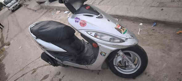 السلام عليكم دراجه كامكو جي 4 للبيع الدراجه مالت حاويه نضيفه كلش وكلهة ابلاديه كهربايات شغاله محرك نضيف بس مفتوح السعر 450 وبيهة مجال صالهة كم شهر لمن طلعت من الوكيل هذا رقمي ***********
