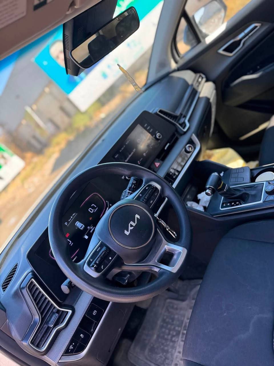 السلام عليكم kia سبورتج 2023
كيا سبورتج موديل 2023
مواصفات فول عده البصمه والفتحه تجي تحكمات شاشه جبيره كار بلي كامره دواره نظام محافظه ع المسار قياده شبه ذاتيه كروس سرعه تحكمات حساسات خلفي لد امامي خلفي تبريد قطعتين سايد بريك بصمه
 السياره نظيفه وع ايدي من استوردتها لهسه ضررها سطحي باب عكس السائق بارد بدون صبغ بدون ايرباك بدون دواخل بدون تبديل السياره ليبل واحد سعرها 190 بيها مجال بسيط مكانها بغداد تواصل ***********
