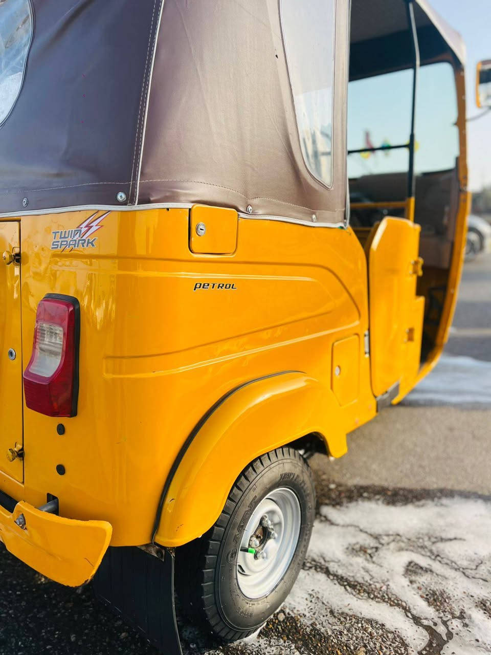 سلام عليك تكتك 22 رقم وسنويه كفاله عامه بدي ومكينه العنوان بصره ***********
