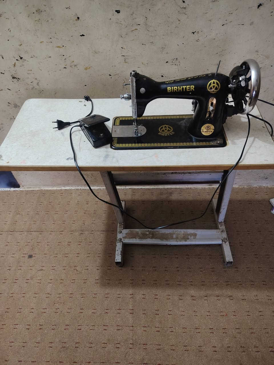 مكينة خياطه يابانيه مستعمله شيء قليل لبيع مكان ابوغريب سعر ٧٥الف تلفون ***********
