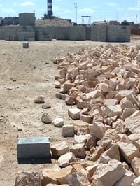 اساس مدفون علي 1500بلوكه وسفينت حجر مكسره معروضه البيع السعر 12 078813...