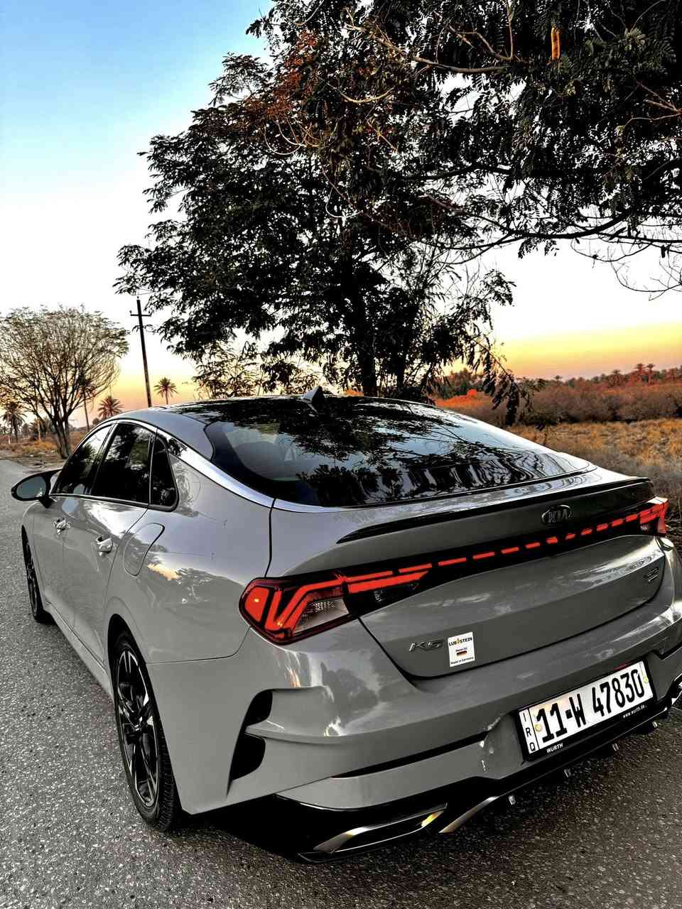 K5-GTline 2021-AWD
اللون : اسمنتي سموك المميز 
المحرك : 1600 تيربو 
الرقم : بغداد الجديد بأسمي تحويل مباشر 
الحادث : قطعة وحدة فقط ( صبغ الجاملغ الخلفي ) 

المواصفات : 
١) بصمة تشغيل + بصمة ابواب 
٢) تشغيل عن بعد  
٣) خمس وضعيات قيادة دفع رباعي  
٤) كاميرة 360 درجة 
٥) دواخل جلد احمر + الأرضية مبطنة جلد بالكامل 
ا٦) شاشة كبيرة ( المستطيلة مو المربعة ) 
٧) تدفئة كشنات 
٨) ابل كاربلي واندوريد اوتو 
٩) حساسات امامية وخلفية وجانبية 
١٠) رادارات امامية وخلفية وجانبية 
١١) نقطة عمياء 
١٢) نظام مانع تزحلق
١٣) مثبت سرعة 
١٤) تحديد مسار 
١٥) مخارج AUX +USB
١٦) بانوراما 
١٧) شاحن وايرلس 
١٨) اوتو هولد 
١٩) جنطة ذكية فتح تلقائي 
٢٠) تبريد بيانو 

السيارة ليبل واحد بدون تبديل اي قطعة بدون دواخل وصور الحادث والسونار مرفقة بالمنشور
السيارة نظيفة وجديدة بكل معنى الكلمة وتعال وشوفها بعينك 🤍
ماشية 52 الف ميل 
مكانها بابل المركز
للأستفسار : ***********
