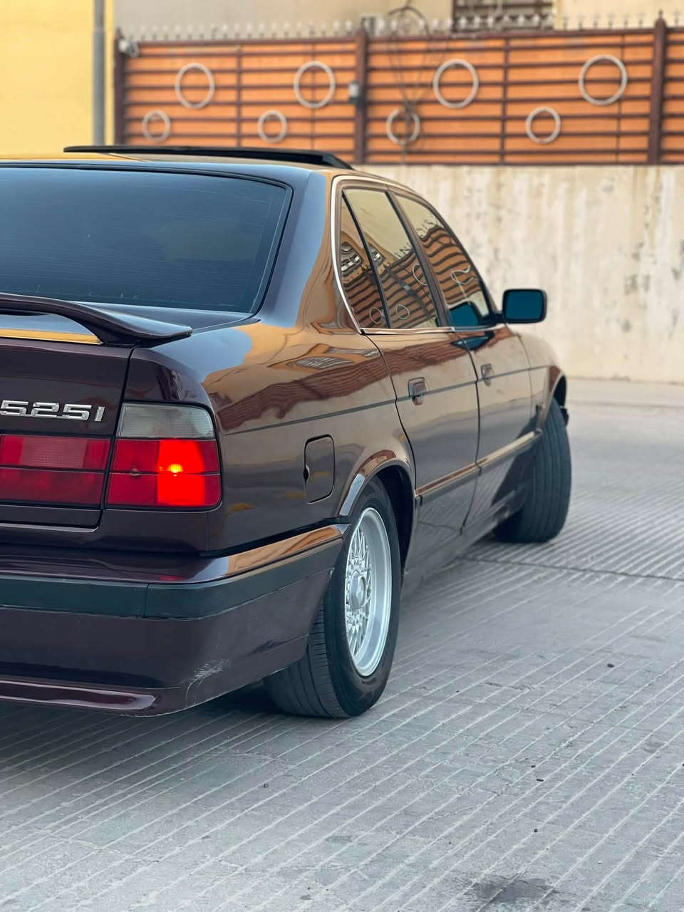 BMW1992 محرك 2500 مسكر عدله

فتحه سلايت 3 طكات شغال 
محرك 2500 مسكر عدله 
داخل جلد 
غرفه جديده بلاد 
ويل خليه 15 بلاد مع تخم تاير 
رقم نجف الجديد باسمي مداور ثاني يوم 
مصبوغه جماليه
كور جديد 
قبق ولفات جديد 
بيها خيط بخار قليل 
تبريد شغال 
تدفئه كشنات الاماميه 
سعرها 63 و بيها مجال 

مكانها النجف الاشرف 
***********
