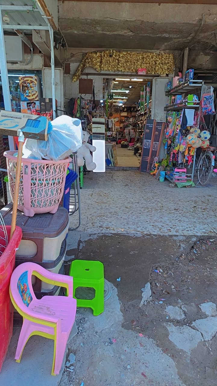 الموقع:بغداد، الشعب، مقابل المحكمة.
المساحة:نزال المحل 18 متر، عرض 3 متر.
المواصفات:يحتوي على حمام.
الإيجار:400 ألف دينار عراقي شهرياً.
السعر:22 مليون دينار عراقي.
ملاحظات:المحل شغال منذ عام 2015.

للتواصل:***********
