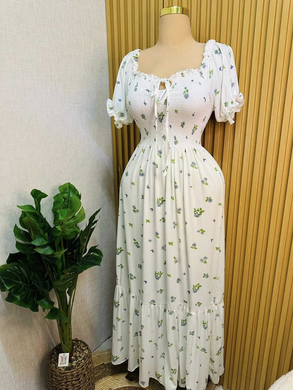 #فستان مال اميرات 🫣🫡
خامه فانيله زبده باردد 
قياس فري سايز يلبس من وزن 50 الى وزن85 

يجي لونين مورد يجنن 🥹❤️‍🔥

⤵️😌

للحجز والاستفسار يرجى مراسله الصفحه
رقم هاتف واتساب ***********
توصيل بسماية 1000
بغداد 5000
محافضات 6000
يوجد دفع عن طريق الماستر كارد ✅💵
