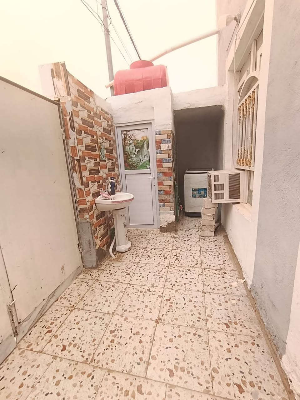 5.🏠 بيت للبيع 100 متر طابق ونص ب النداء قرب المدرسة الوردية، السعر 75مع مجال بسيط.
🔵الأساس صب والسقف الأول صب والسقف الثاني شيلمان طابوك معمل. 

🟤يحتوي الطابق الاول ع غرفة وصالة ومطبخ واستقبال وصحيات والطابق الثاني غرفة  وصالة وصحيات. 

للأستفسار ع هذا الرقم *********** واتساب
