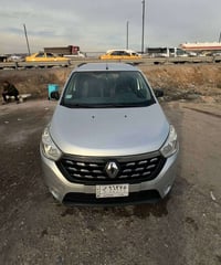 رينو لودجي 2019  لون سلفر ماشية 139 الف كم 7 راكب شاشة تبريد وتدفئة (ك...