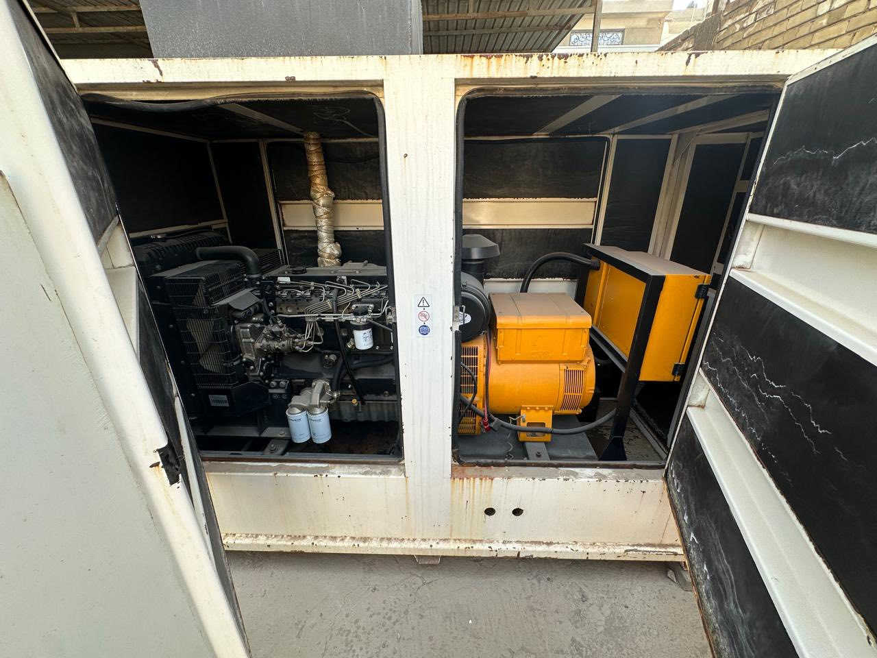 مولده للبيع بيركنز إنكليزي اصلي 100KVA مستعمل قليل راس توليد لوري سومر فرنسي كاتم شركه غدار للأستفسار على الرقم 

‏‭0772 710 1886‬
