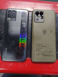 رلمي 8 اللون الاسود ما مفتوح  بيه شوية طبع وهذا دليل شاشة ما امبدل يعن...