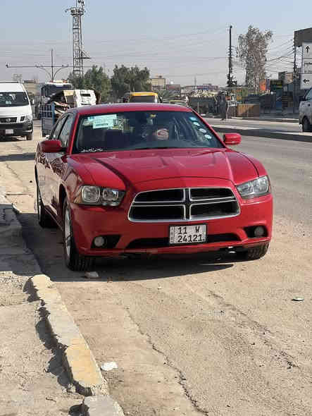 السلام عليكم  
جارجر 2012 رقم بغداد أنكليزي 
ماشيه ٢٢٠
شاشه كبيره 
حداديه جديده 
مكينه +كير +اكسل مكفولات 
تبريد منضومه جديده 
لايت زنون 
تشغيل بعد 
بيها قطعتين صبغ وشبر بارد بدون ايرباك بدون دواخل 
سعرها 148 وبيها مجال كلش قليل 
ممشتغله خط   
***********
