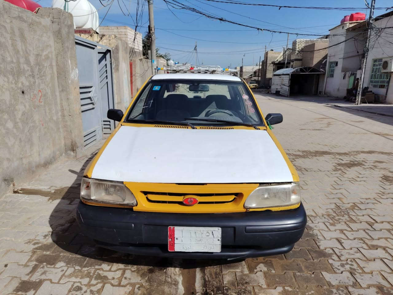 السلام عليكم سايبه مديل 15
مشروع وطني سنويه جديده هزه جديده 
باقي بس ع استلام لوحات كامله تاخذ رقم انكليزي 
مصفره هيه وغرامات وبيها خط وبحث الف مامطلوبه 
محرك نظيف الكير بي بس الرابع يفلت تبريد ماكو 
حداديه كرهبيات جاهزه تخم تاير حلوه السياره سعر مناسب 23 العنوان نجف عباسية  ***********
