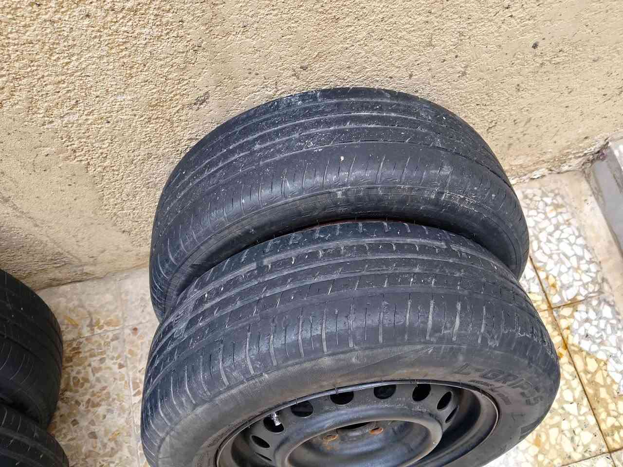 تايات حجم 14 للبيع مكاني موصل السعر 120 أو بي مجال اتصال على رقم ***********
