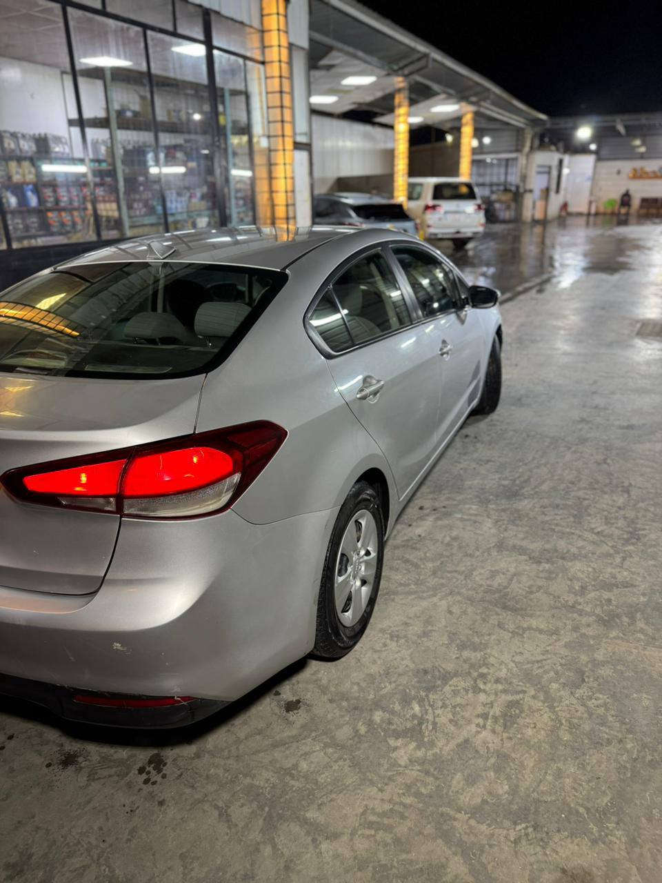 فورتي للبيع ٢٠١٧ حادثه فقط بنيد مبدل الباقي كله مكفول مكينه كير مكفولا سياره فول مكينته ٢٠٠٠ دوس كير ايي تي السعر ١١٧ ورقه الاستفسار ***********
