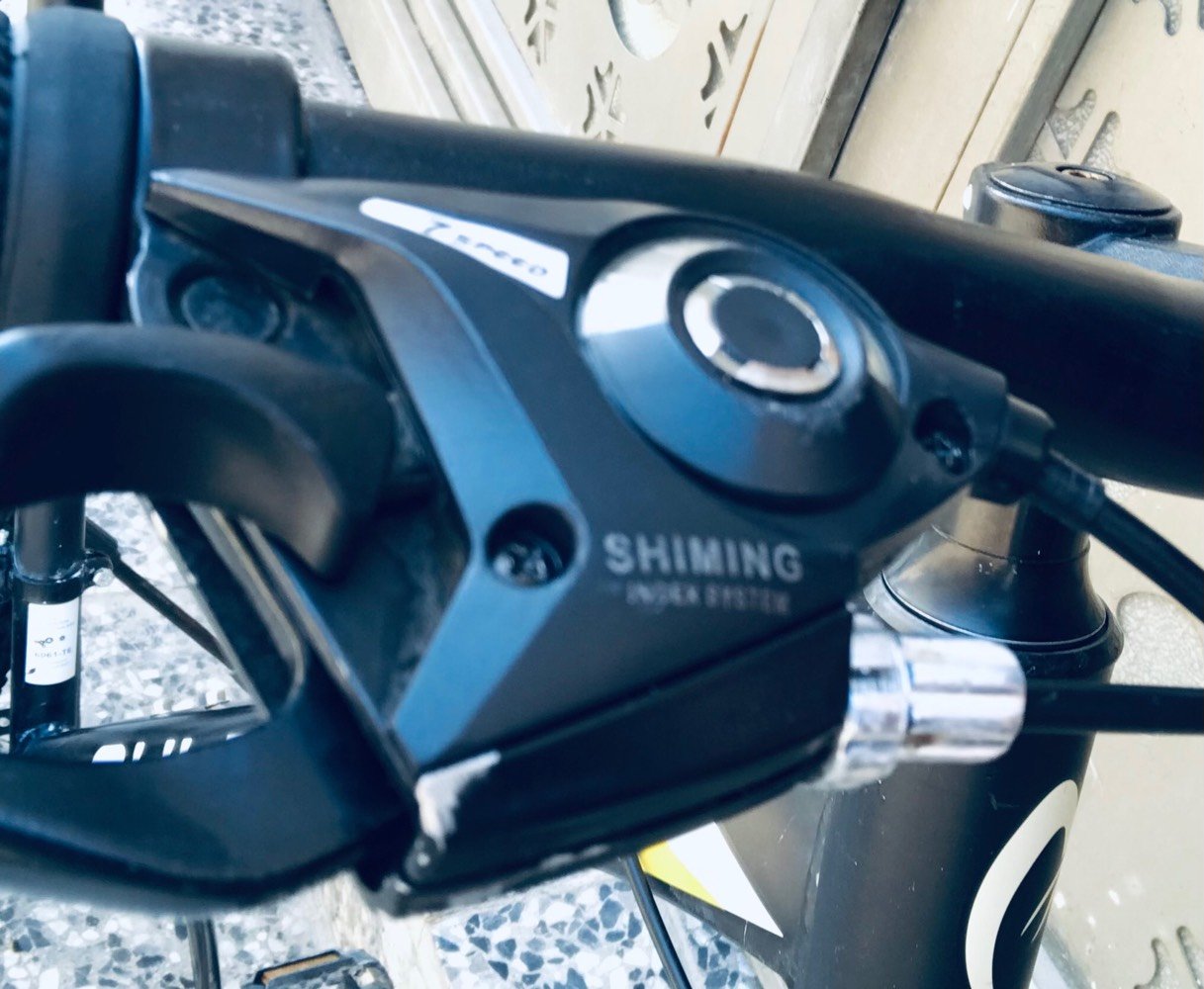 العنوان بغداد الغزالية بايسكل نضيف مامستعما 
صناعة اوربية
بي7سرع خلفية
3امامية
البايسك كلشي بي شغال وبي ماجال