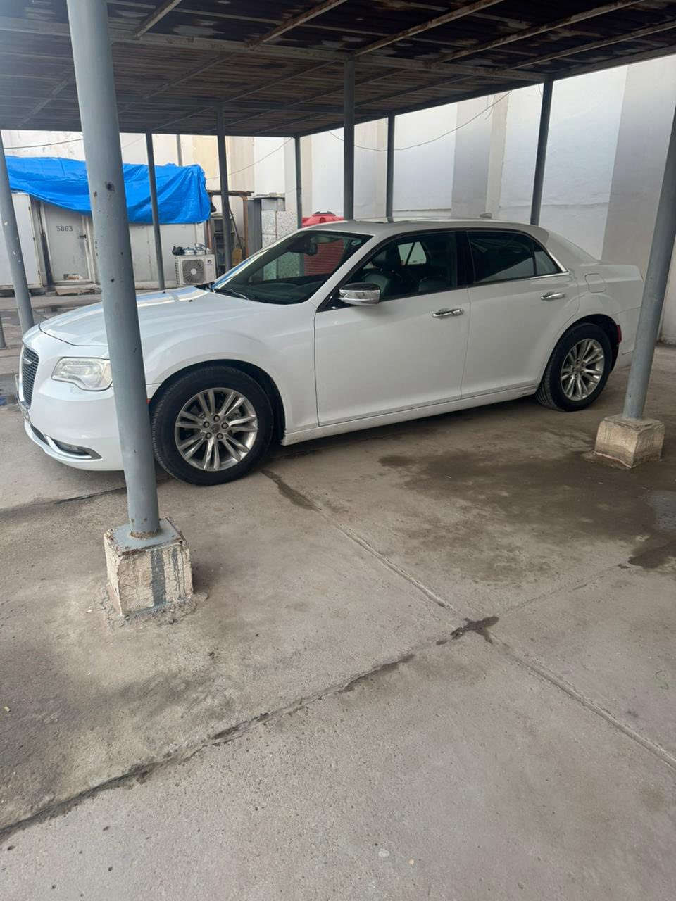 السلام وعليكم للبيع كرايسلر اوبامة 2019 اصل كلين تايتل مكفولة كفالة عامة ماعدة طخة بسيطة بلبنيد  المواصفات سلايت فتحةكشنات جلد كهرباء كشنات تدفءة تبريد تقنية خزن ميموري السيارة جديدة كير محرك حدادة تايرات كلة جديد للستفسار التصال على الرقم ***********
