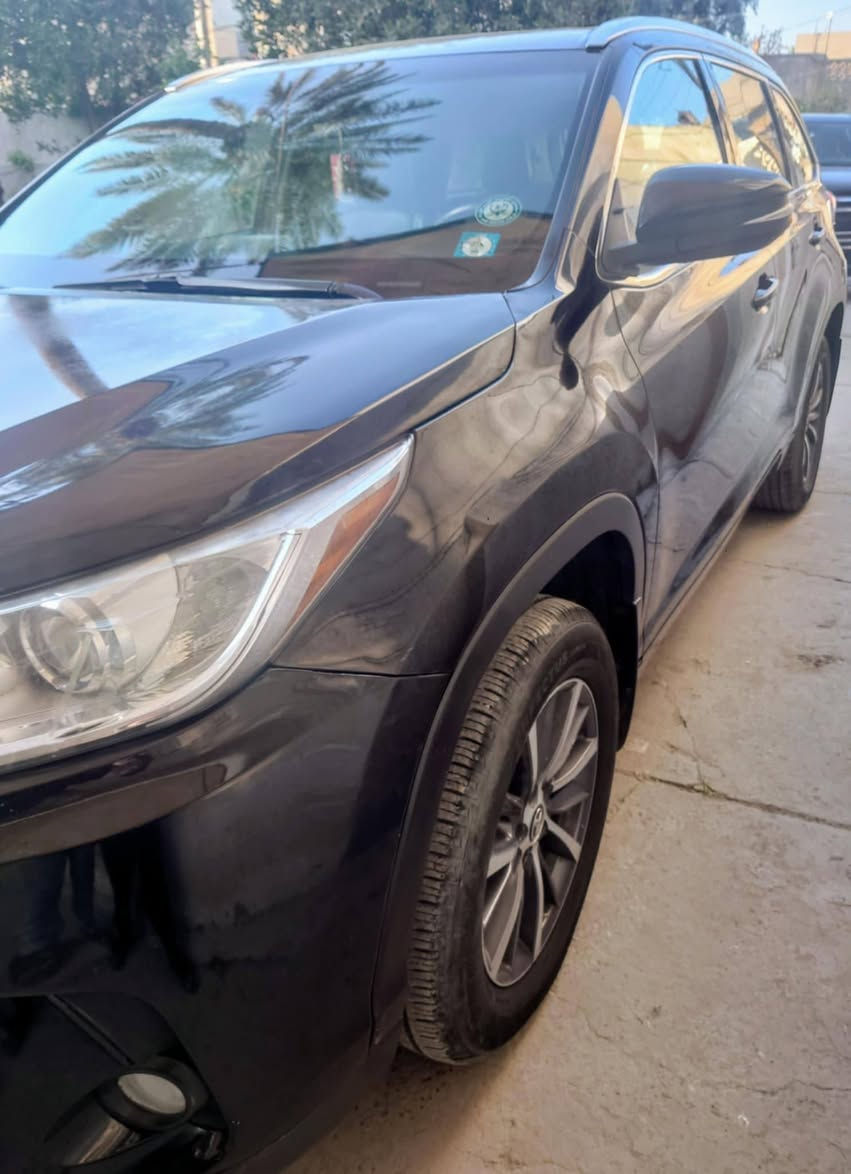 السلام عليكم
تويوتا هايلندر 2018 AWD  XLE  
رقم بغداد باسمي 
ماشية السيارة 82 الف ميل 
فول موصفات 1/1
السياره فور ويل درايف
_ رادار 
_نقطع عمياء 
_مثبت سرعة 
_محرك 6 سلندر 3500 
_فتحة سقف
_جلد 
_كشنات كهرباء 
_كشنات تدفئة 
_بردات ابواب 
_جنطه كهرباء 
_ويل كروم 
_7 راكب 
_كشافات 
_تحكمات مقود 
_شاشة - كامرة 
_بصمة ترحيب  
_ماشية 82 الف ميل 
حادث امريكيا فقط بنيد 
وباب كلير طلع من امريكيا
صور الحادث ناشرها 
السعر 253 ورقة وبيها مجال 

مكان السيارة بغداد الغزالية  

رقم تلفوني ***********

