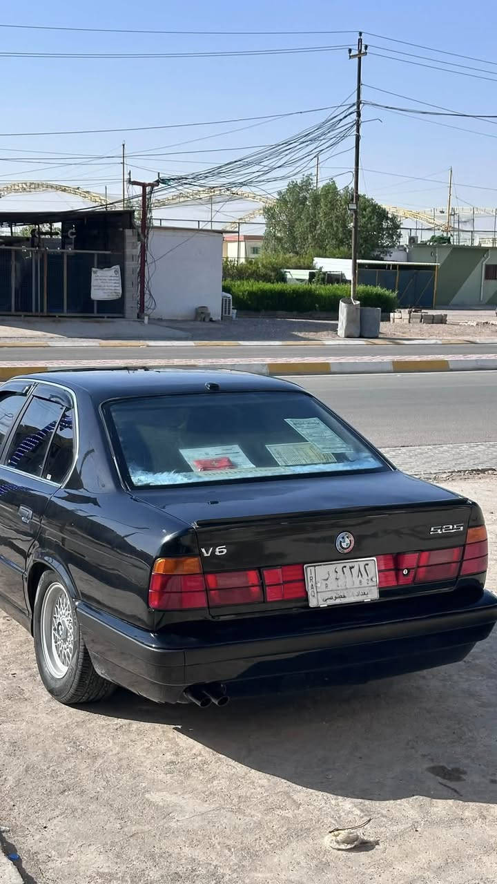 بي ام 525 🇩🇪
- 1990 اصل وفصل 
مسكر عدل ( المرغوب ) 

( السعر 60 وقابل للتفاوض )
يرهم مراوس بشي نظيف
—
- محرك و كير بشرط ( أوتوماتيك )
- تبريد ثلج ❄️ ويه السويج
- غرفه جلد جديدة نظافه 90‎%‎
.
- تخم تاير + ويل خليه ملكي
- جديد قبل 10 ايام شديتهن
.
- صدر امامي خلفي جديد 100‎%‎
- سستم صوت + مضخم 
- منظومة زنون اصلي الماني
.
سيارة فوول مواصفات 1/1 
ماعدا البانوراما 
.
رقم بغداد 
سنوية 2026 مشروع وطني 
تحويل ثاني يوم 
—
 ترايك للبصرة
سيارة خير من الله ومصروف عليها

العنوان تكريت القادسية
***********
