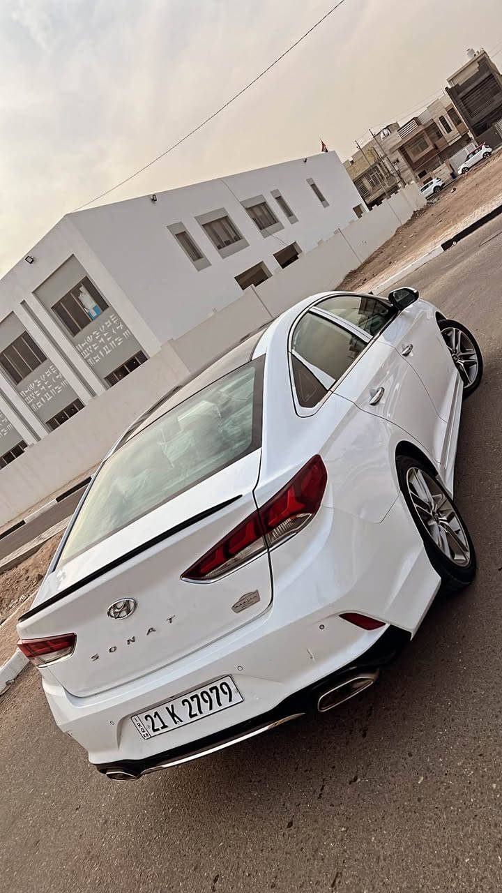 هونداي سوناتا ❤️
2019
خليجه كفاله عامه شرط
عده رصعات بسيطه 
ماشيه 62 km
فول موصفات خنك 
2400 دوش 
سياره رقم سليمانيه بسمي لل30 تنتهي
السعر 180 بيه مجال 
مكاني كربلاء *********** كربلاء, العراق

