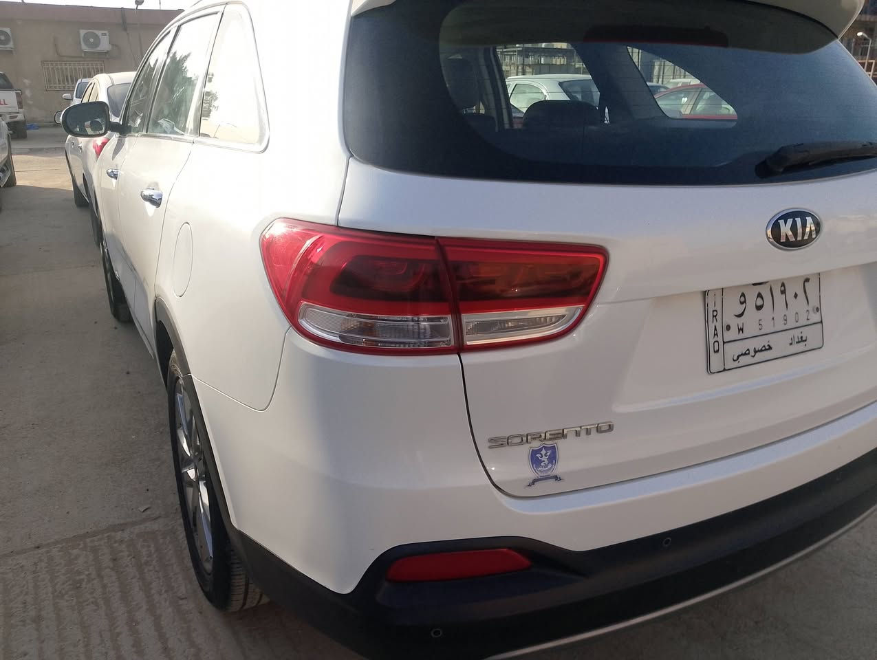 السلام عليكم 
سورنتو للبيع 2016 فول مواصفات خليج كويتي 
بصمه/حساسات/ كشنات كهربائية/كامره شاشه/
بنراما/ 7 راكب 6 سلندر 
مكفوله بغداد ابيض اللون عدا بارد بسيط 
*********** عنوان بابل السعر 225 $ مجال بسيط
