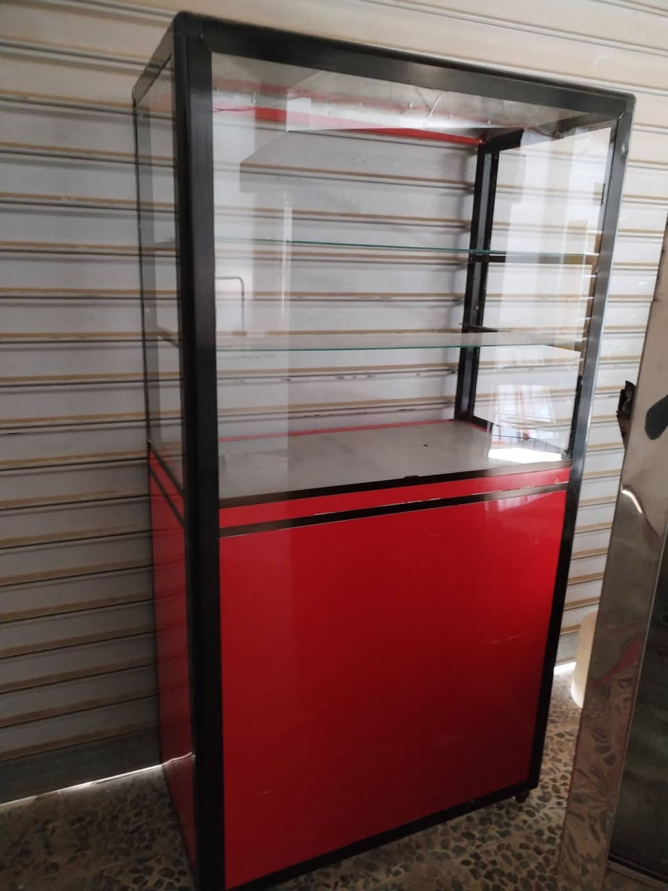 اغراض مطعم للبيع 
موصل  الايسر
***********
***********
