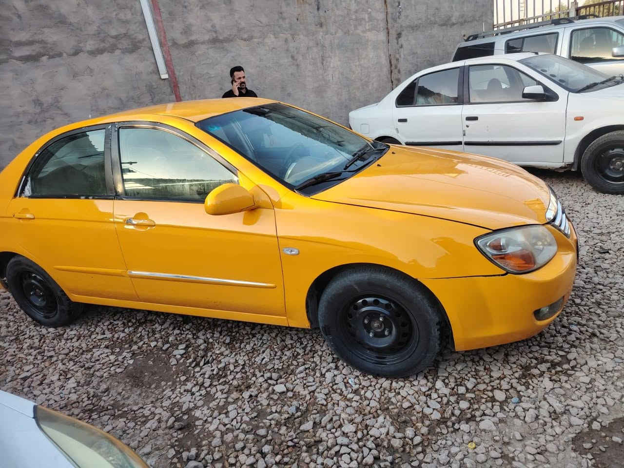 سلام عليكم
سيراتو موديل ٧ خليجي
كفاله من ضربه 
جاهزه للأخير رقم بغداد دولي
مصفرء هيئه وغرامات
سعر 65 مع المجال البسيط
مكان السياره بابل حله مركز المدينة
للاستفسار ***********
