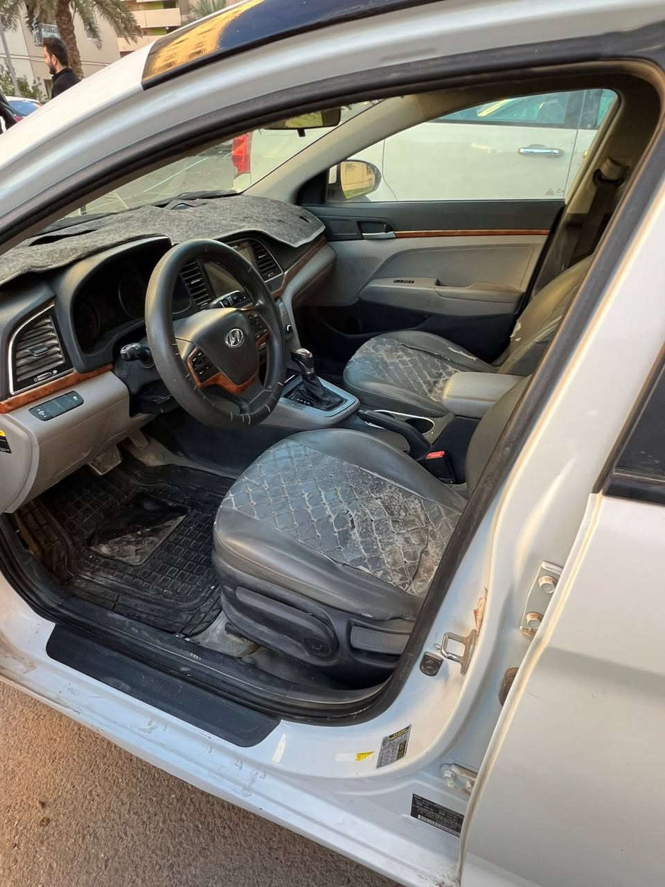 السلام عليكم 
سيارة نوع النترا وارد امريكي لون ابيض موديل 2017 رقم  بابل    تحويل ثاني يوم محرك 2000 دوش بدون تنقيص بدون تبخير كير وصدر نظيف خير من الله على ضمانتي موصفات مانع انزلاق 3 انظمة eco sport normal الضرر خشم البنيد   بدون دواخل وبدون كل شي الباقي  خالي من الخدوش والبارد والمعجون غير متواجد على الفيس تفضل اتصل***********واتساب
