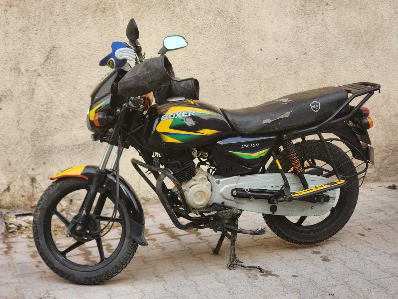 السلام عليكم شباب بوكسر موديل ٢٢
رقم انكليزي اسمي شرط تحويل مشروع وطني وين ميعجبك احول الدراجه مكان البياع السعر خاص اتصل ودلل ***********
