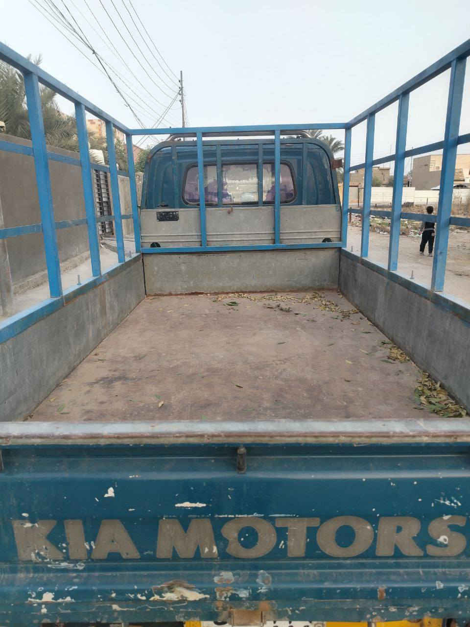 السلام عليكم
يالله اللهم صل على محمد وال محمد 
كية ام عيون موديل 2001 رقم بغداد ألماني كفاله محرك كير أكسن تخم تاير سيارة نظيفه للجناي سعر 75 وبيها مجال 
***********
