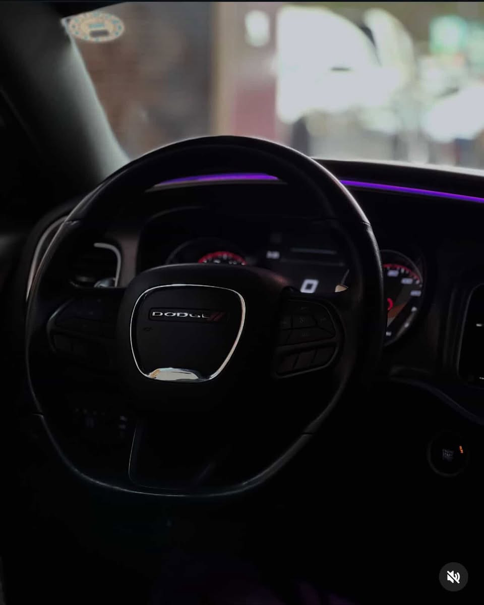 السلام عليكم
تشارجر 2022 كلين لون مميز
السيارة داخلة سرقة مراية وسطية ونڤكيشن 
بيها بارد كلش صغير من امريكا فقط
السيارة جديدة وحلوة عليها تفريغ وبرمجة 
ماشية 25 الف كيلو قابل للزيادة
السعر 29500 بيها مجال بسيط
***********
متواجد واتساب
