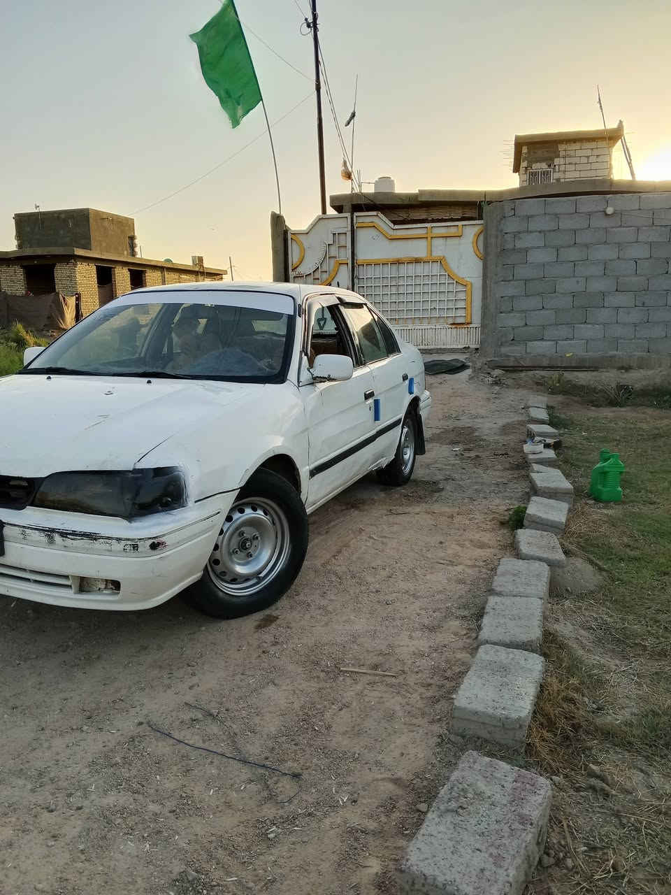 سلام عليكم  كورله موديل 98رقم  انكليزي تحويل مباشر سنويه جديده كير ومحرك تخم تاير جديد السعر 30وبيها مجال العنوان كربلاء طويريج ***********
