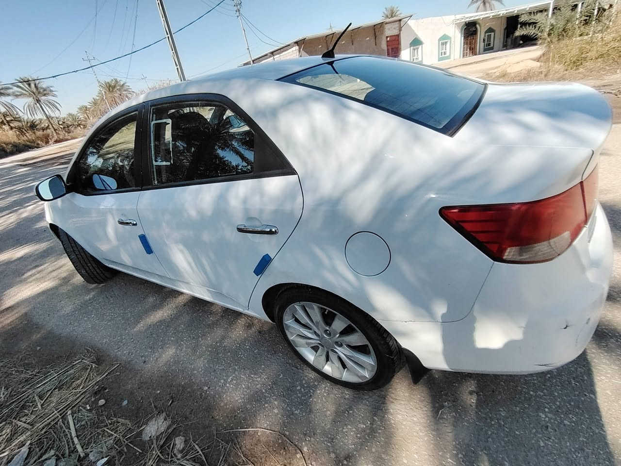 السلام عليكم سيراتو ٢٠١٣ خليجي رقم اربيل انكليزي وكالة او تحويل
مكفولة من عدة التكحيل شبر الموجود بالجاملغ الخلفي مثل ماموضح بالسونار 
مواصفات
فتحة بالسقف
مري شفط
اشاير بالمري
حساسات خلفية
تدفٸة تبريد شغال
حدادية ١٠٠% جديدة 
مكينة ١٦٠٠ لاتنقيص ولا تبخير مكفولة
كير مكفول 
السعر (١١٠) وبيها مجال 
رقم هاتف   ***********
