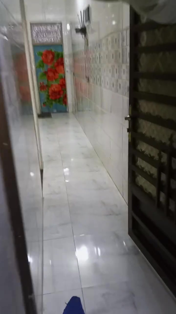 السلام عليكم يوجد بيت 75 طابق واحد بالشركه فرع الرابع كامل ماي مجاري كهرباء شارع تبليط الاستفسار الرقم***********
