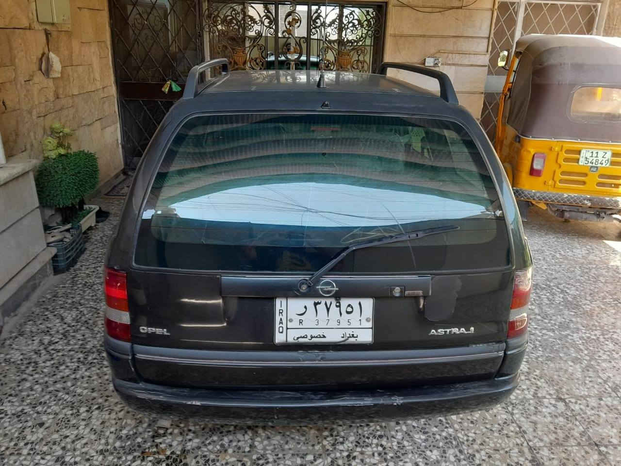 سلام عليكم 
مكلف بل نشر 
اوبل للبيع
سعر 42
رقم بغداد دولي
موديل ٩٨
محرك ٢٠٠٠
تبريد 
شاشه تاب 
بدون حادث
محرك كير كهربائيّات مكفوله
تخم تاير بدون خياس ترايها كلش حلو 
مكان سيارة  بغداد الاعظميه رقم صاحب ‏‪***********‬‏
