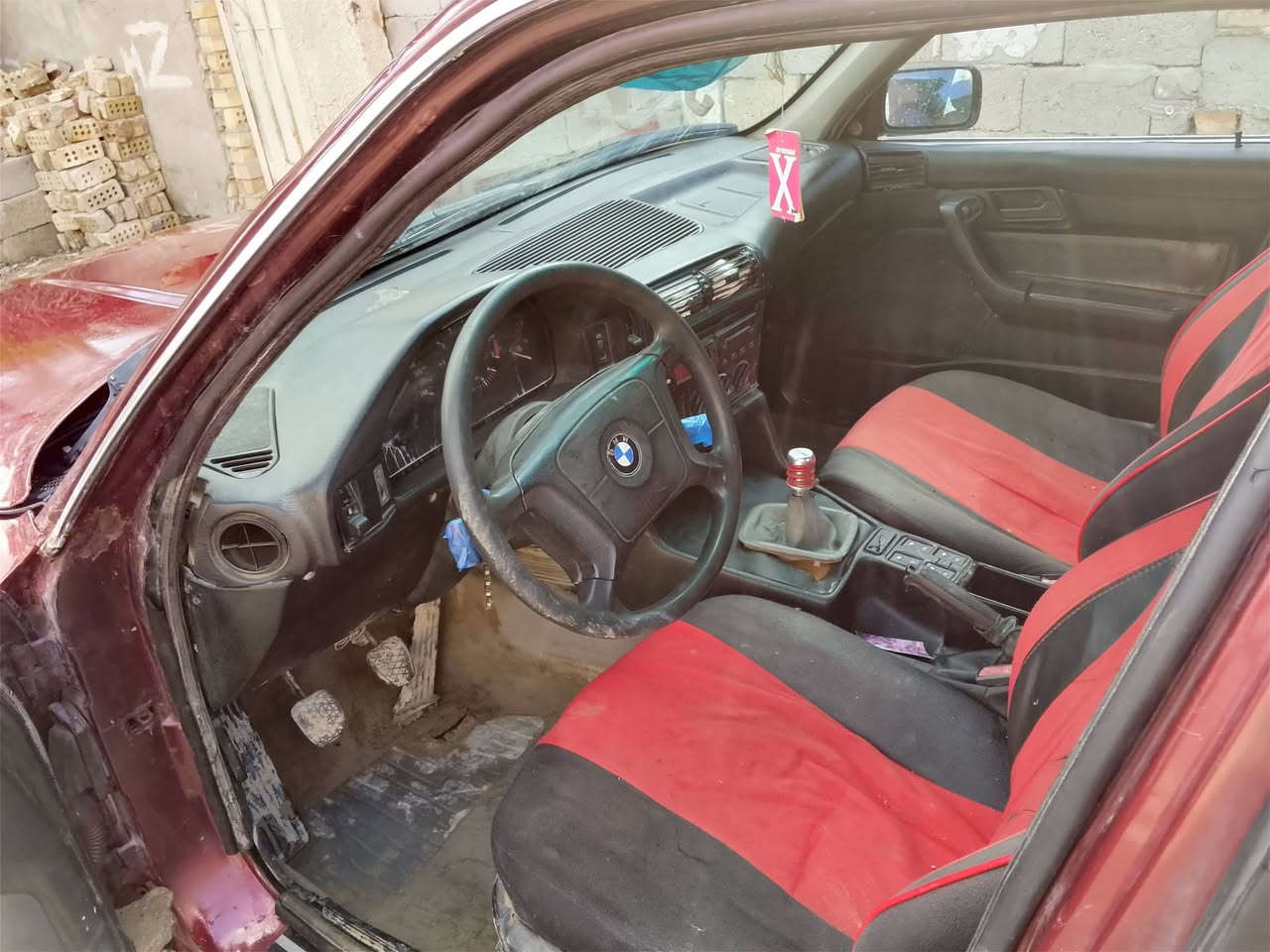 سلام عليكم
بي ام 525
موديل 1991 دياله نكليزي بسمي 
كير ومكينه جدد مكينه 20جديده 
باتري سلف داينمو جدد نوزل جديد فيت بم بلكات نقص دعاميه وسلايت 
تبريد مابيها تحويل موباشر السعر 42وبيها مجال عنواني بغداد النهروان 
هاتف واتساب متواجد ***********
